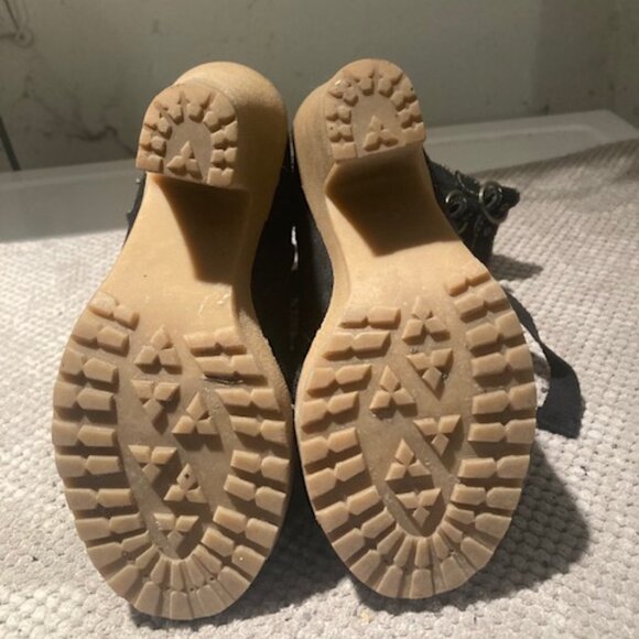 Steve Madden Short laced up boot. - Picture 3 of 4